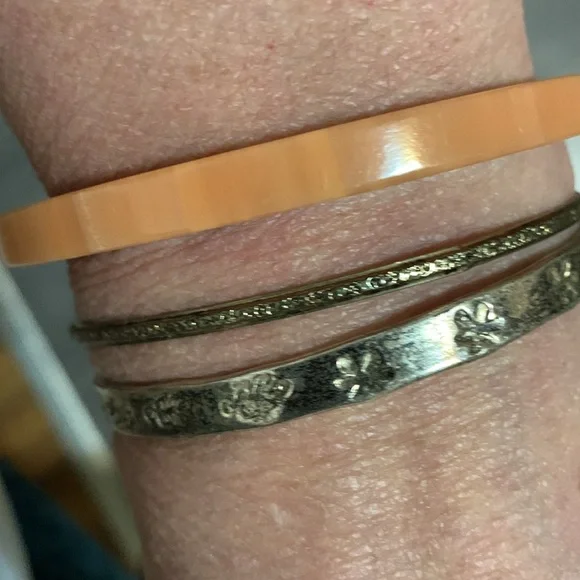 Three bracelets - Picture 3 of 6